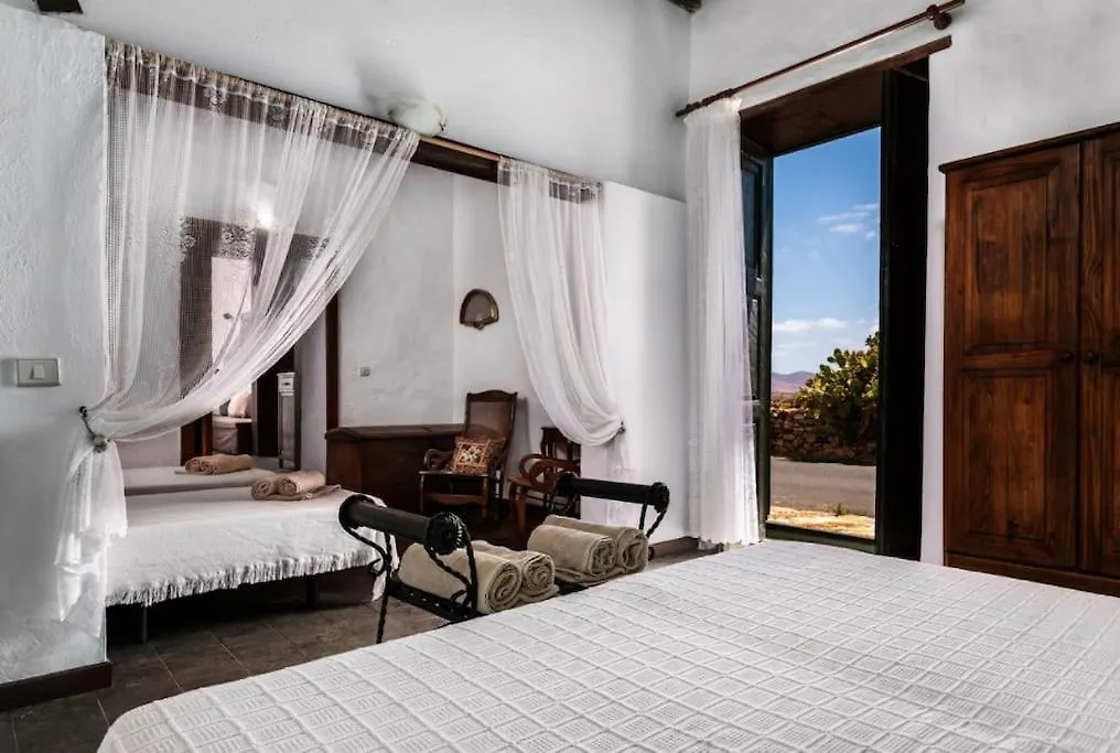 Historica Villa Con Molino De Viento Antigua  0*, Antigua (Fuerteventura) Spain