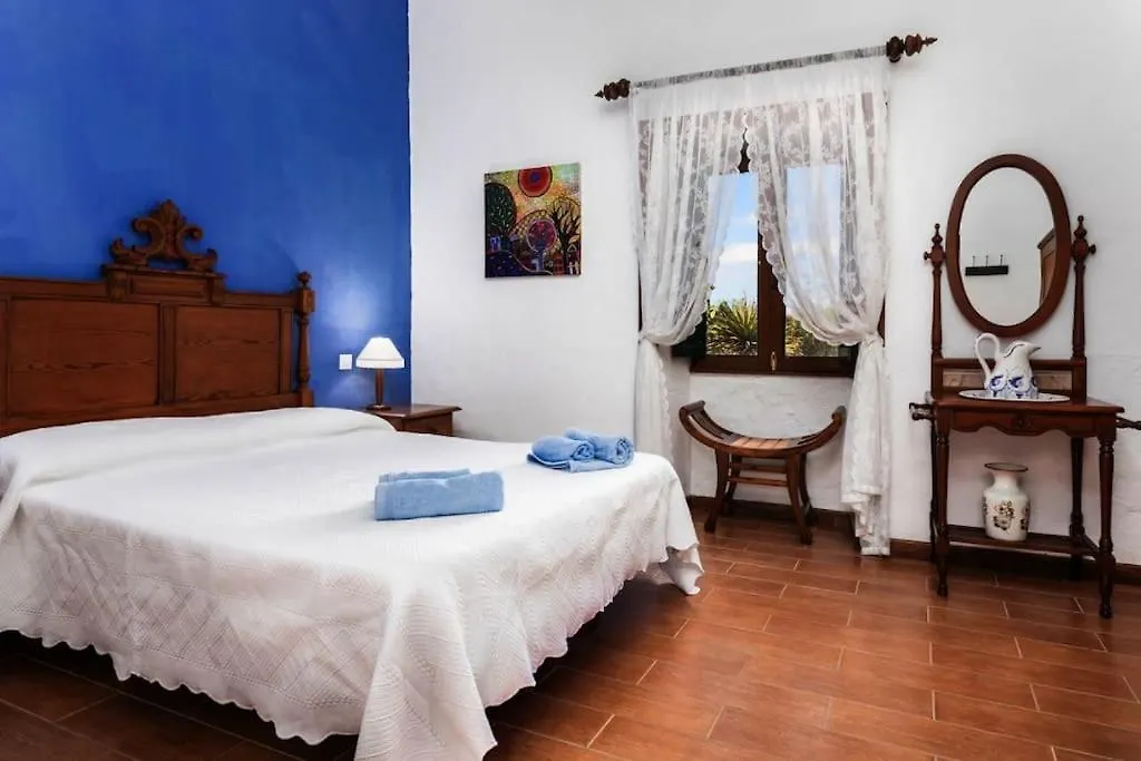 Historica Villa Con Molino De Viento Antigua